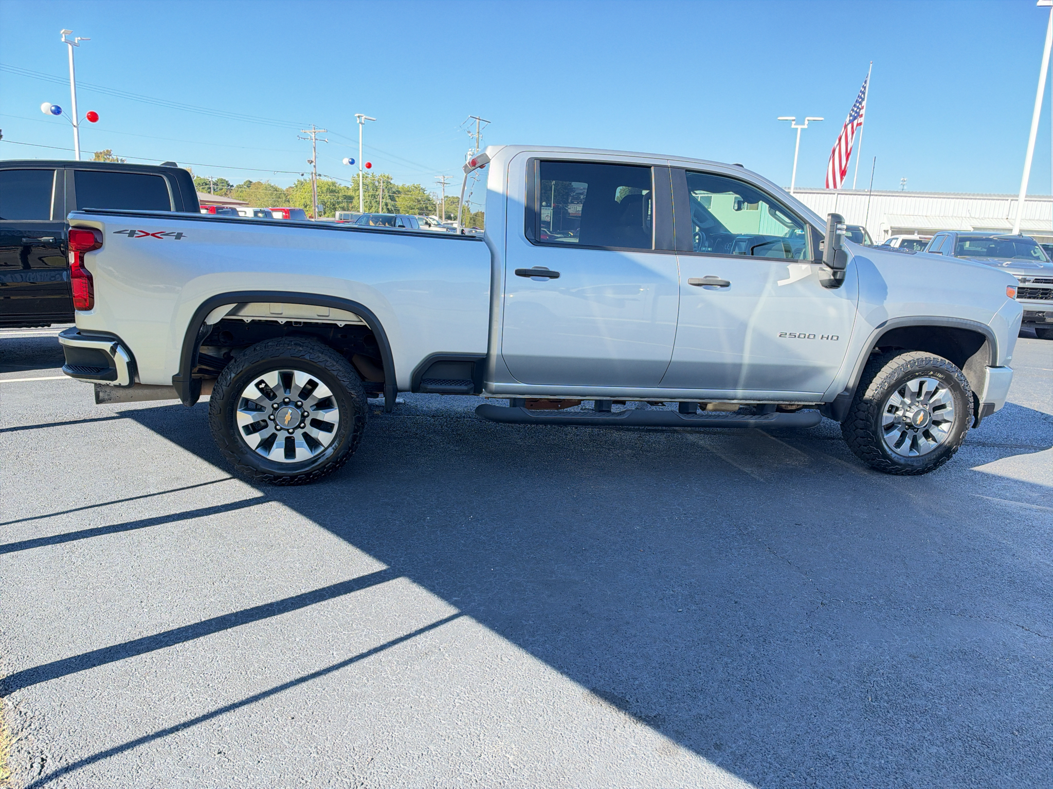 2023 Chevrolet Silverado Custom photo 3