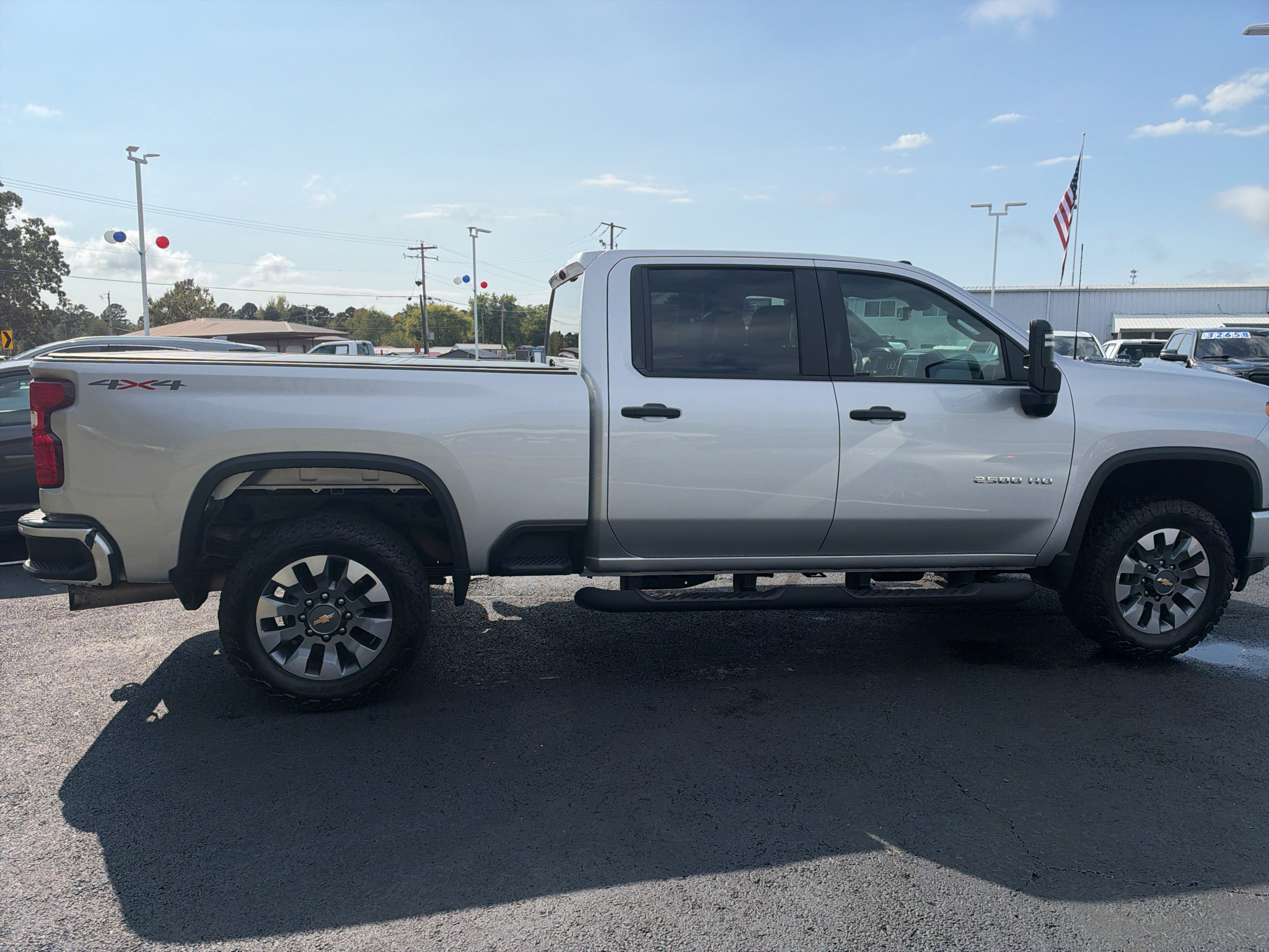 2023 Chevrolet Silverado Custom photo 4