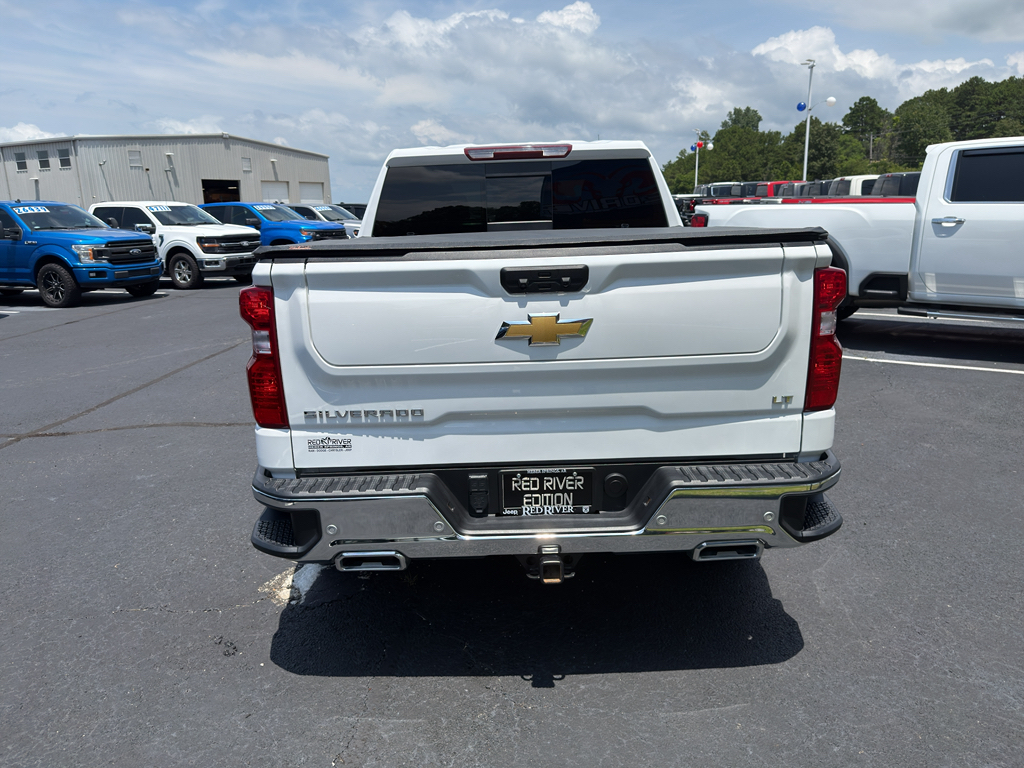 2025 Chevrolet Silverado LT photo 6