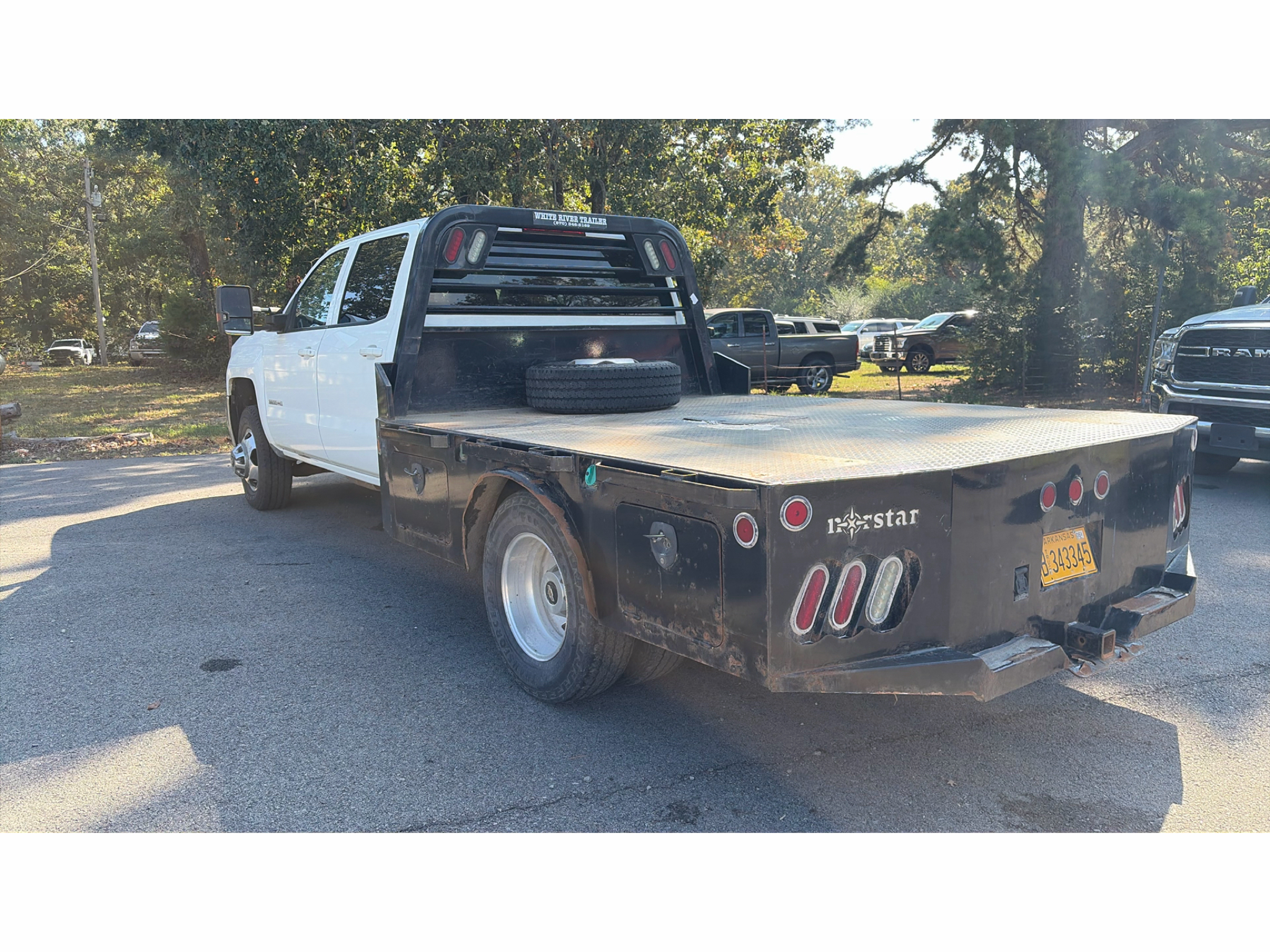 2016 Chevrolet Silverado LT photo 4