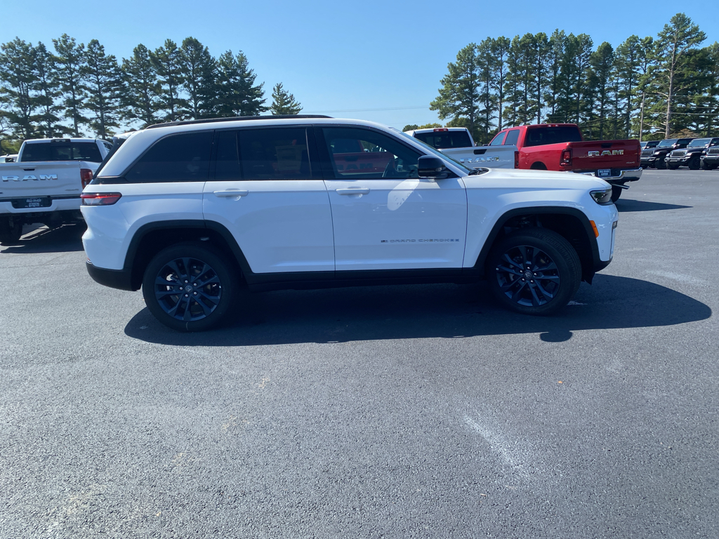 2026 Jeep Grand Cherokee 85th Anniversary Edition photo 4
