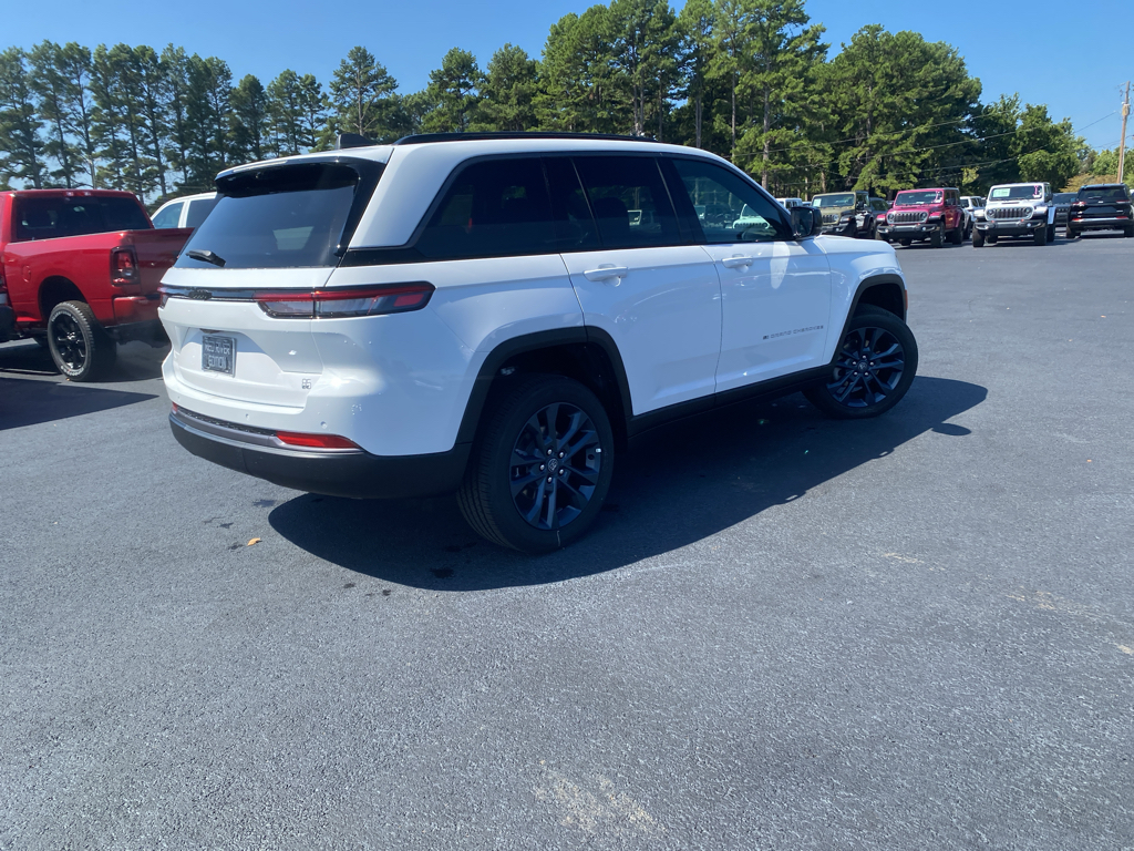 2026 Jeep Grand Cherokee 85th Anniversary Edition photo 5