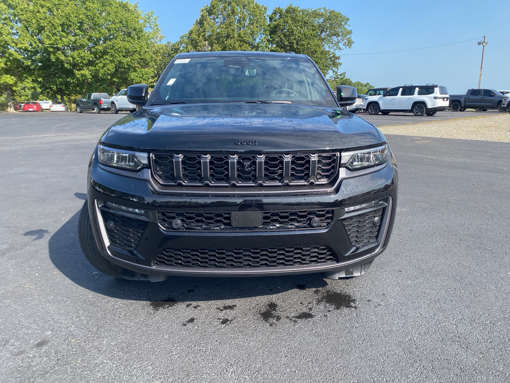 2026 Jeep Grand Cherokee 85th Anniversary Edition photo 3