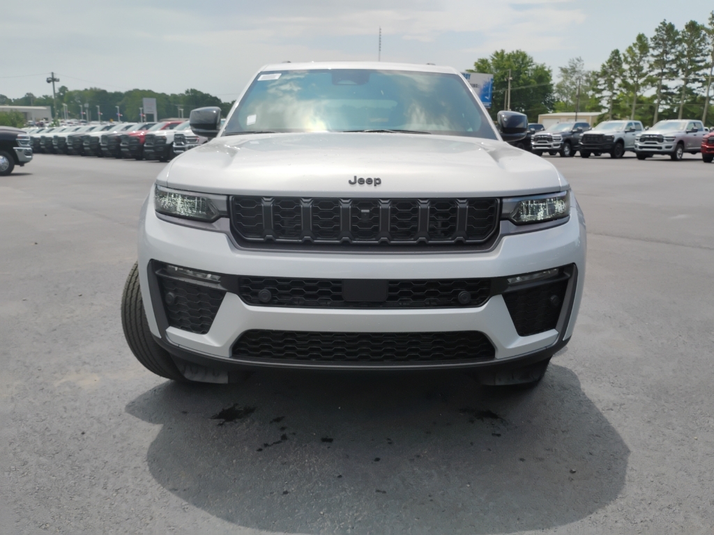 2026 Jeep Grand Cherokee representative vehicle photo