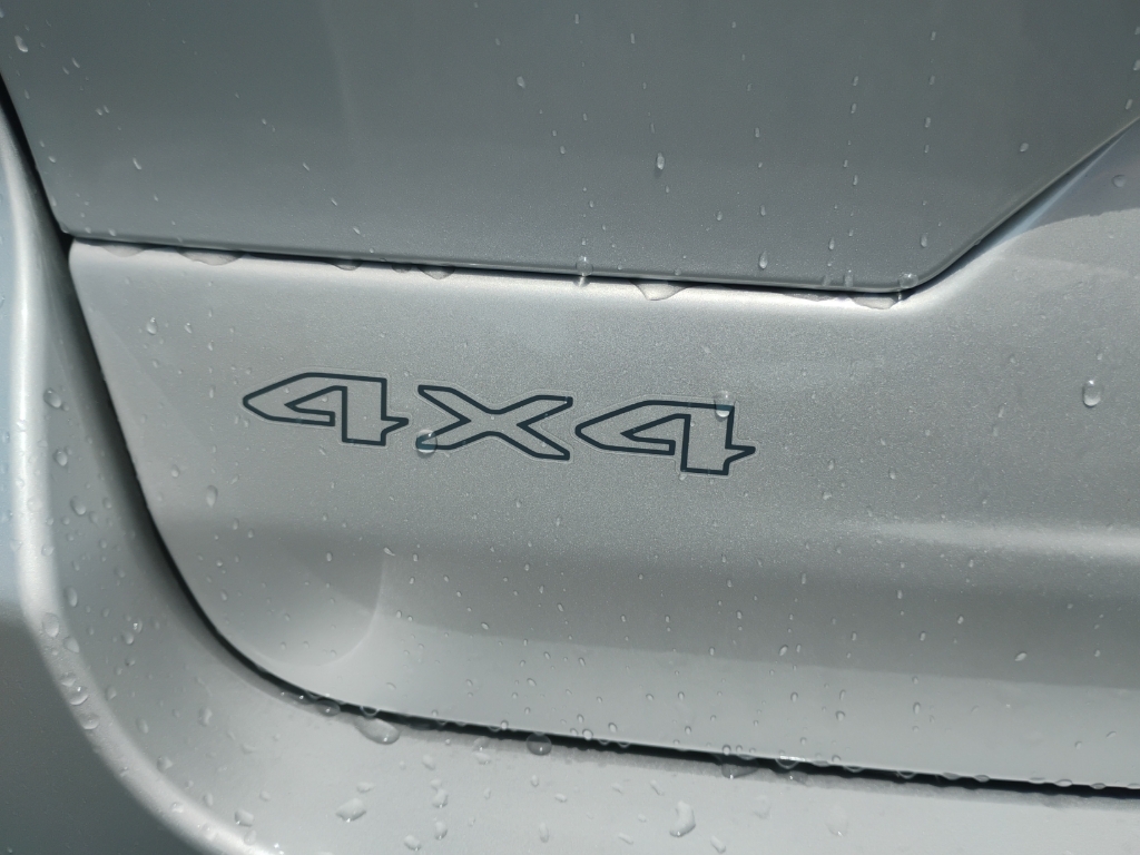 2026 Jeep Grand Cherokee representative vehicle photo