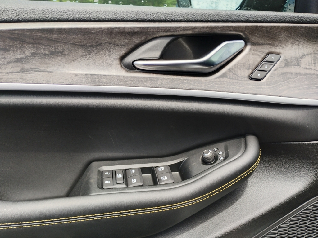 2026 Jeep Grand Cherokee representative vehicle photo