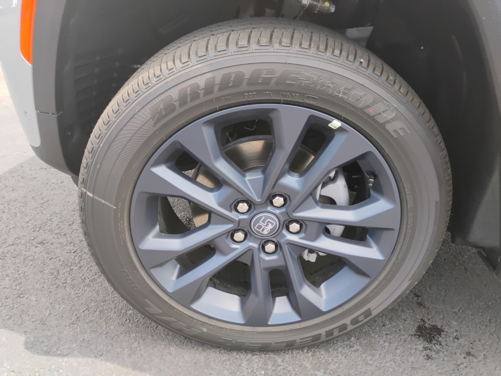 2026 Jeep Grand Cherokee representative vehicle photo