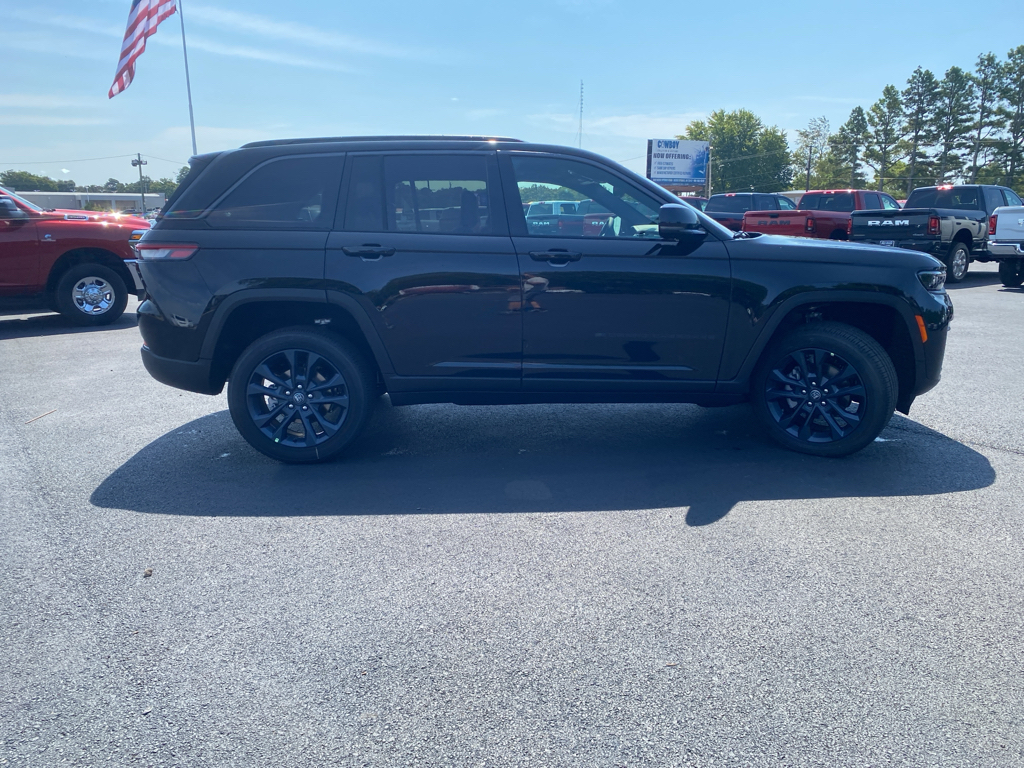 2026 Jeep Grand Cherokee 85th Anniversary Edition photo 4