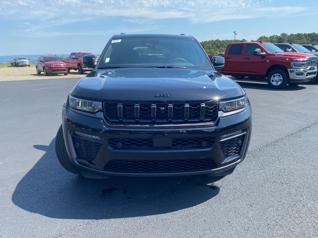 2026 Jeep Grand Cherokee 85th Anniversary Edition photo 2
