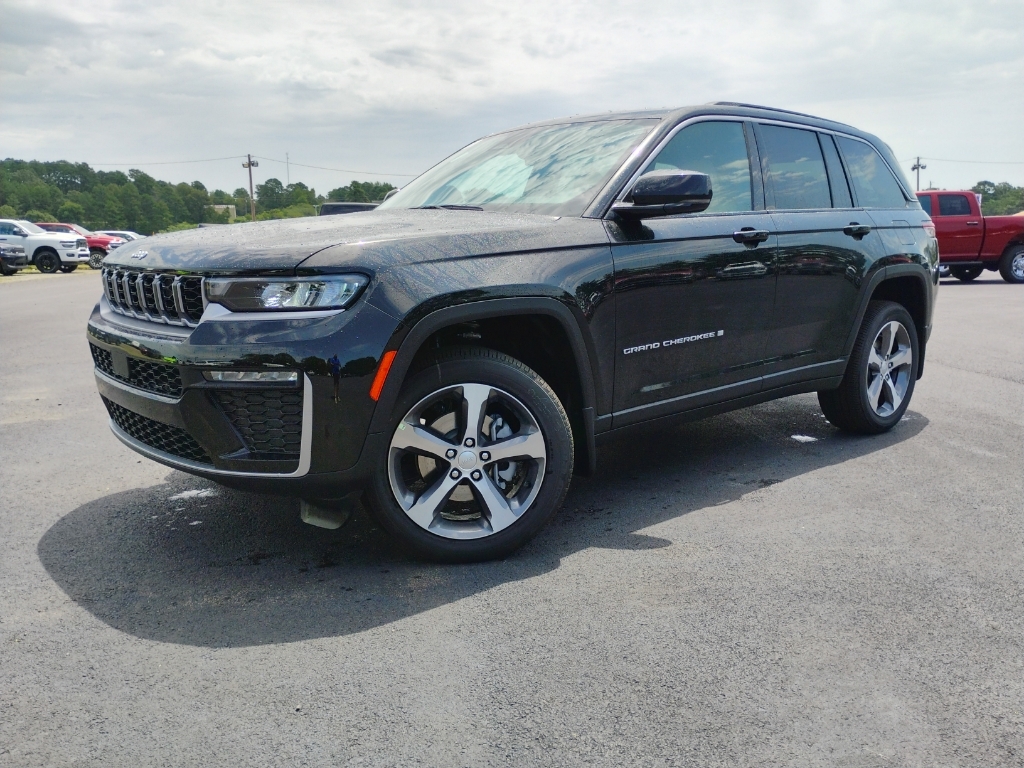 2026 Jeep Grand Cherokee representative vehicle photo