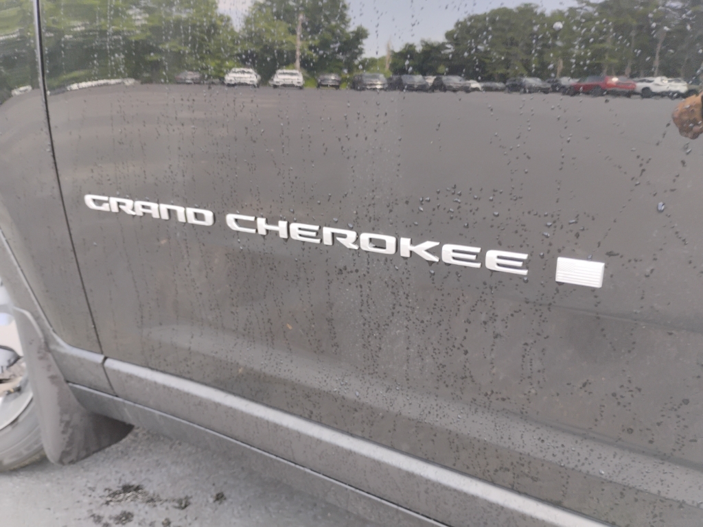2026 Jeep Grand Cherokee representative vehicle photo