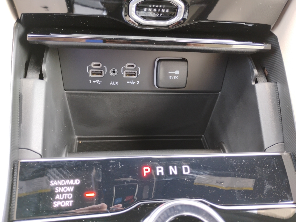 2026 Jeep Grand Cherokee representative vehicle photo