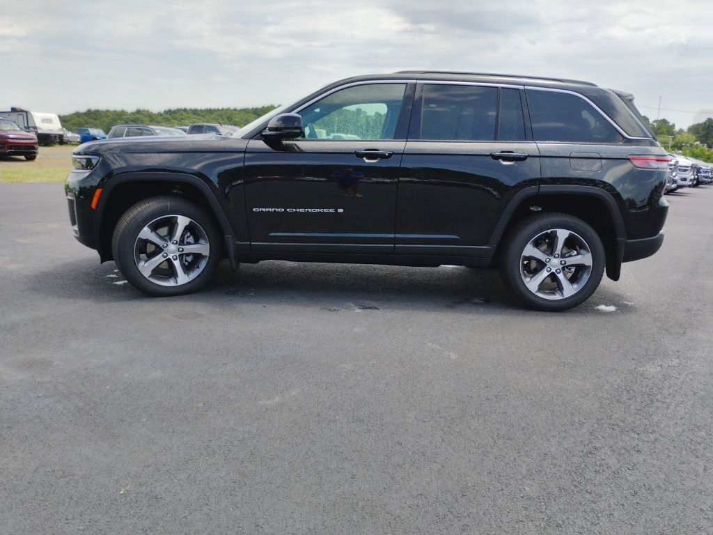 2026 Jeep Grand Cherokee representative vehicle photo