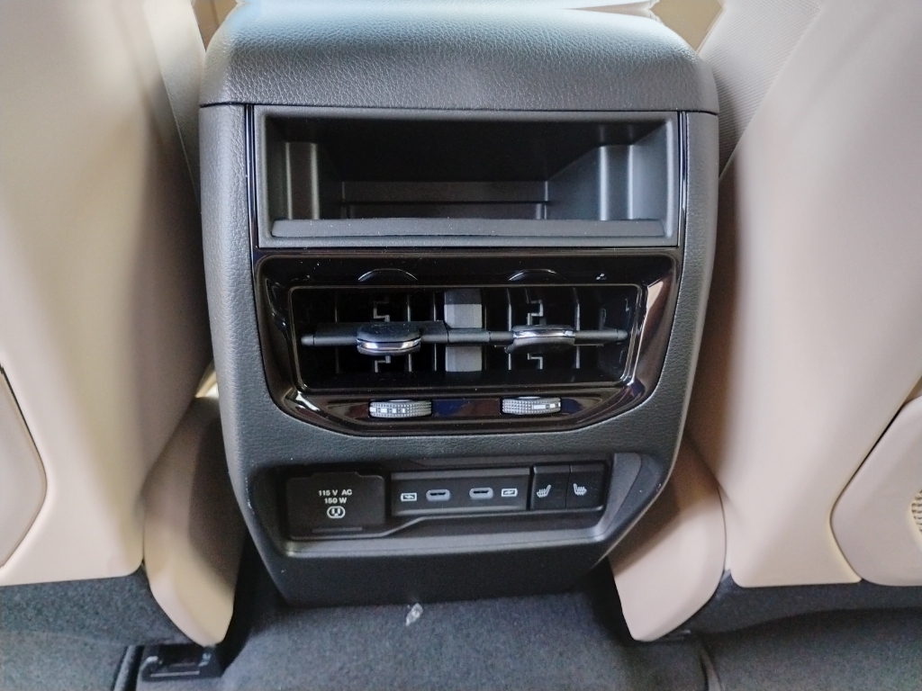 2026 Jeep Grand Cherokee representative vehicle photo
