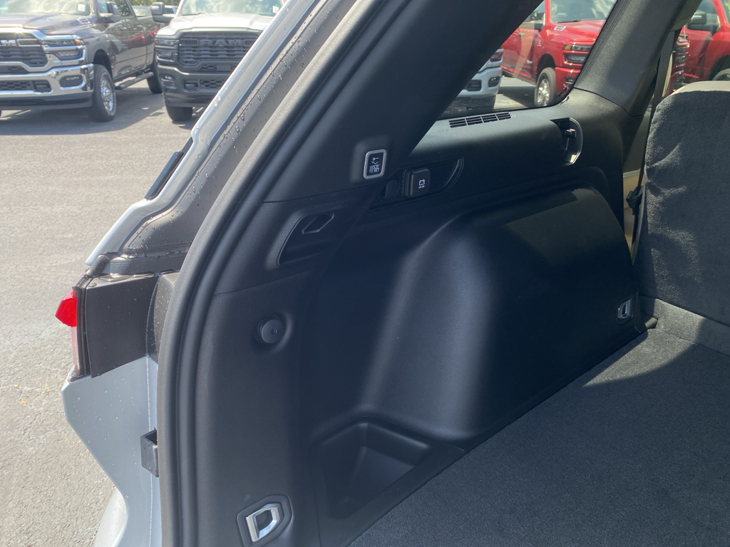 2026 Jeep Grand Cherokee representative vehicle photo