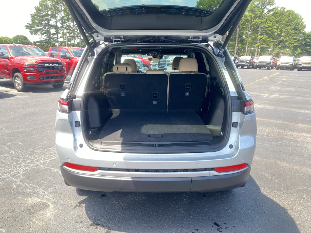 2026 Jeep Grand Cherokee representative vehicle photo