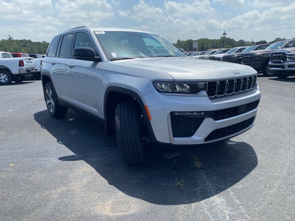 2026 Jeep Grand Cherokee Limited photo 5