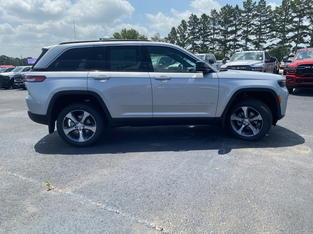 2026 Jeep Grand Cherokee Limited photo 2