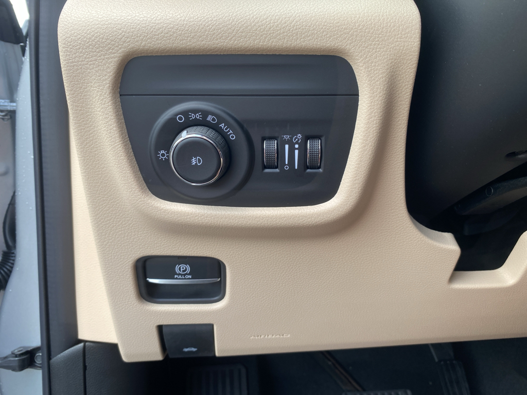 2026 Jeep Grand Cherokee representative vehicle photo