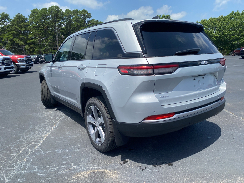 2026 Jeep Grand Cherokee representative vehicle photo