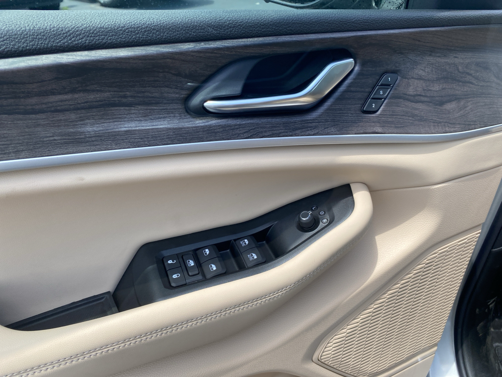 2026 Jeep Grand Cherokee representative vehicle photo