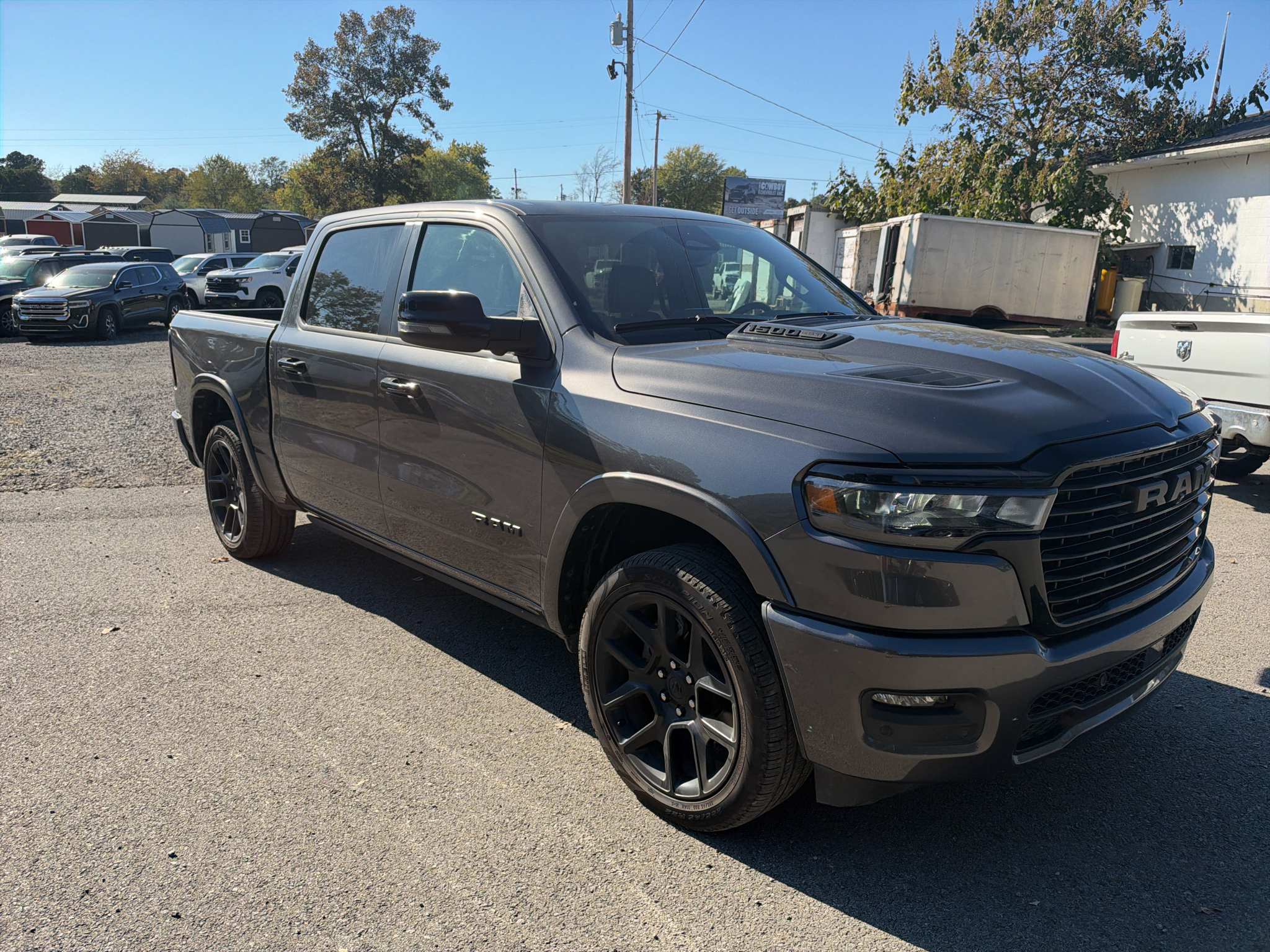 2025 Ram 1500 Laramie photo 3