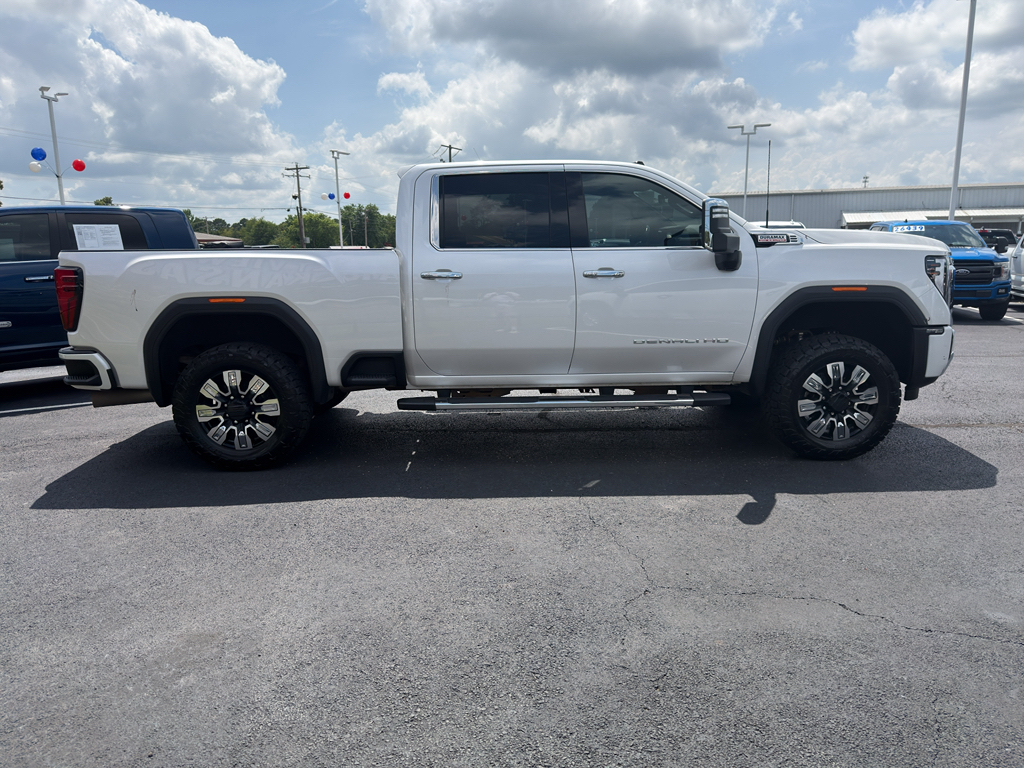2024 GMC Sierra Denali photo 4