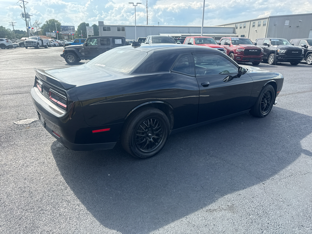 2020 Dodge Challenger SXT photo 4