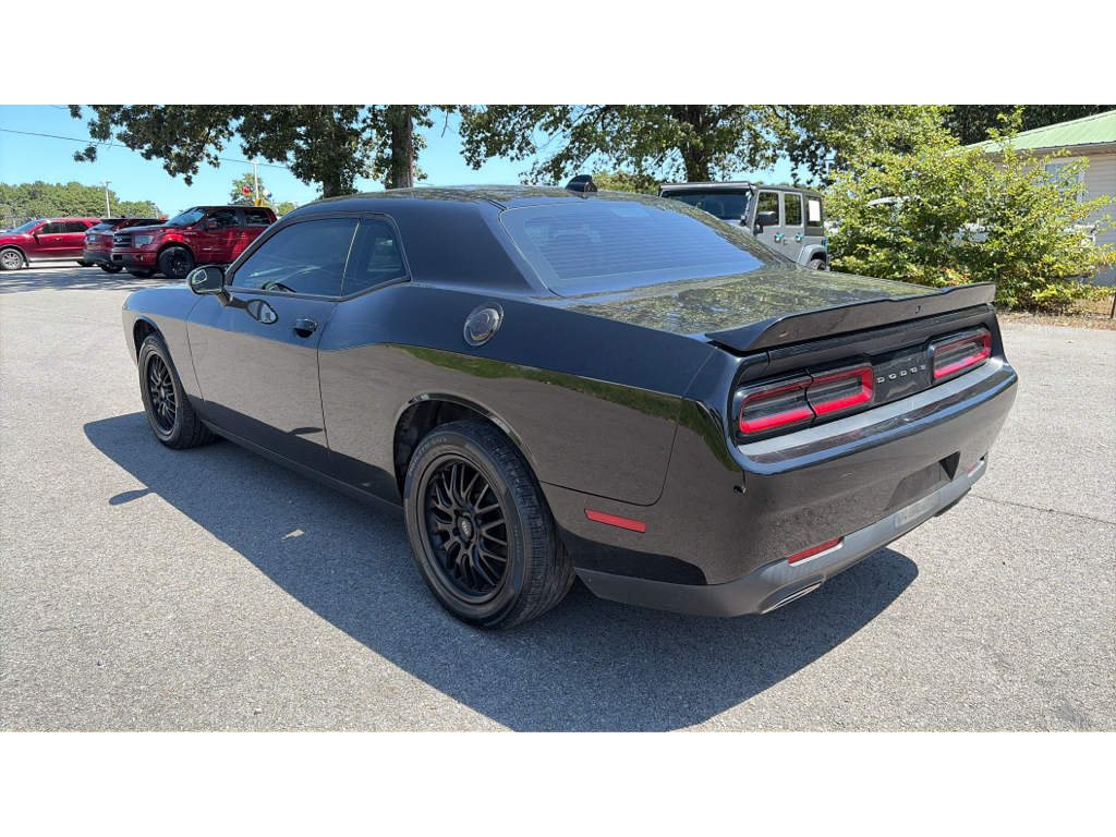 2020 Dodge Challenger SXT photo 4