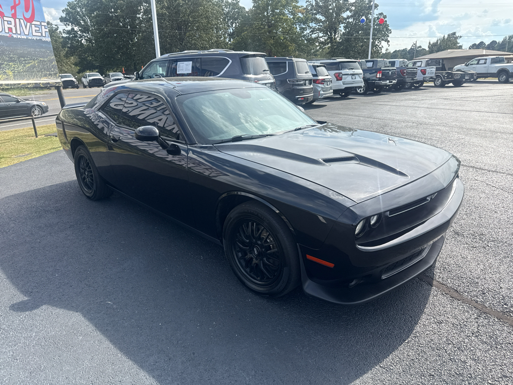 2020 Dodge Challenger SXT photo 3