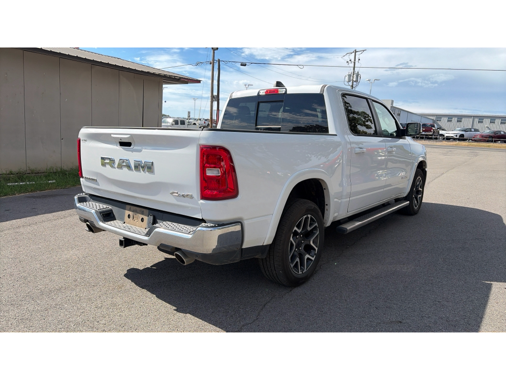 2025 Ram 1500 Laramie photo 3