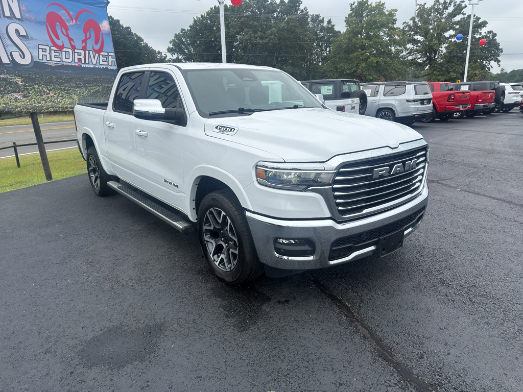 2025 Ram 1500 Laramie photo 3