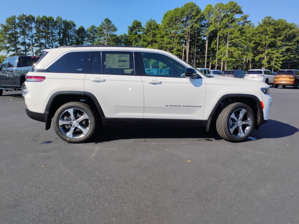 2026 Jeep Grand Cherokee Limited photo 4
