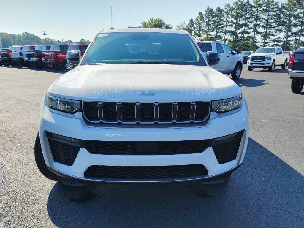 2026 Jeep Grand Cherokee Limited photo 2