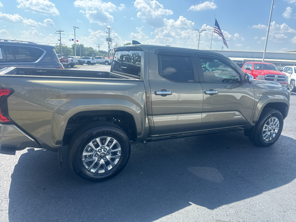 2025 Toyota Tacoma Hybrid Limited Hybrid photo 4