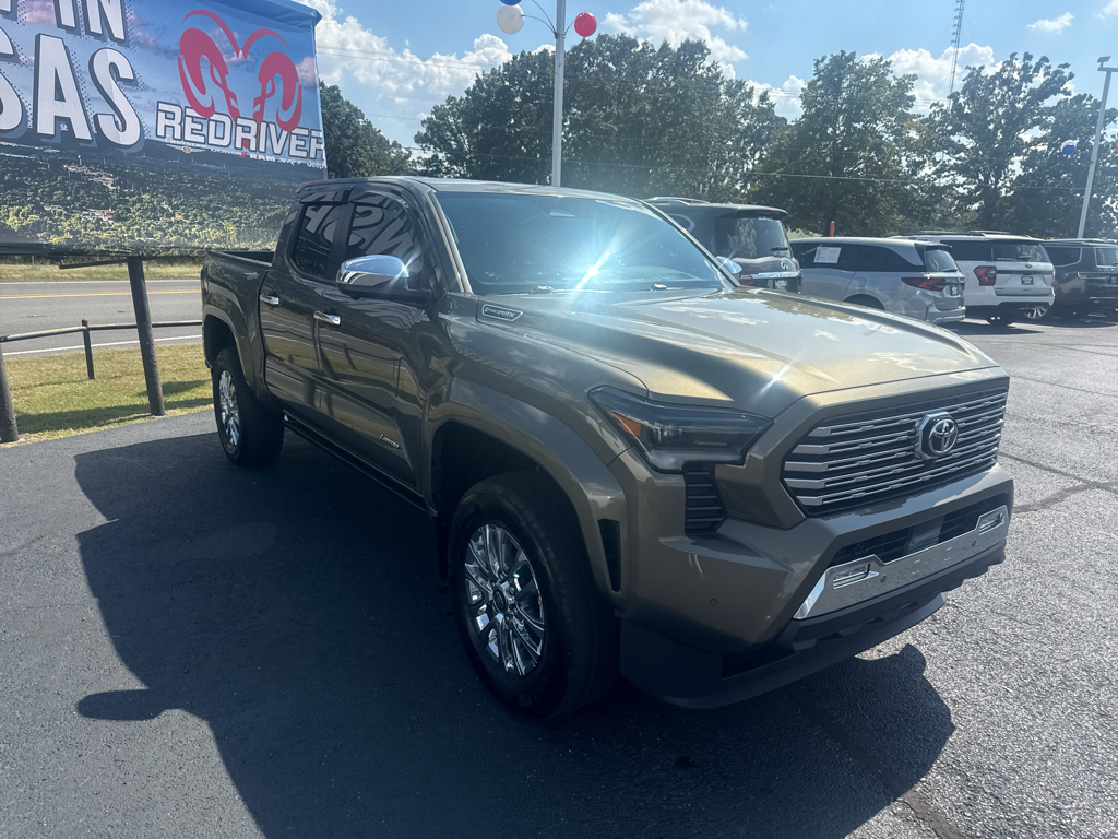 2025 Toyota Tacoma Hybrid Limited Hybrid photo 3