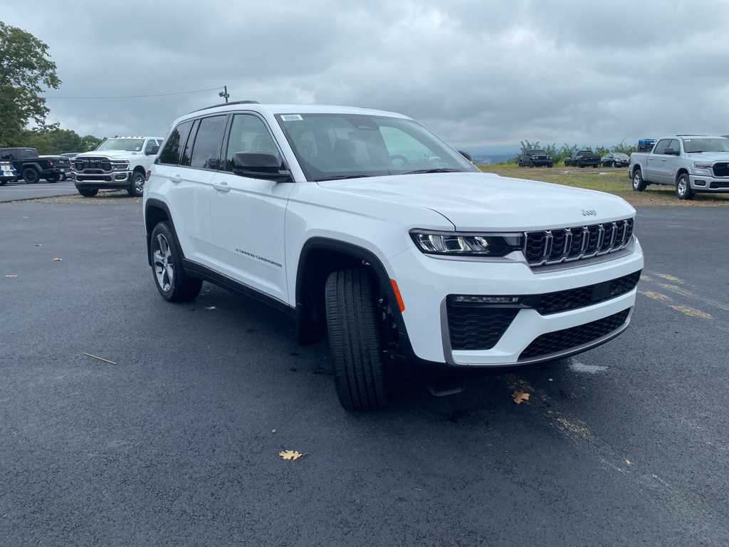 2026 Jeep Grand Cherokee Limited photo 3