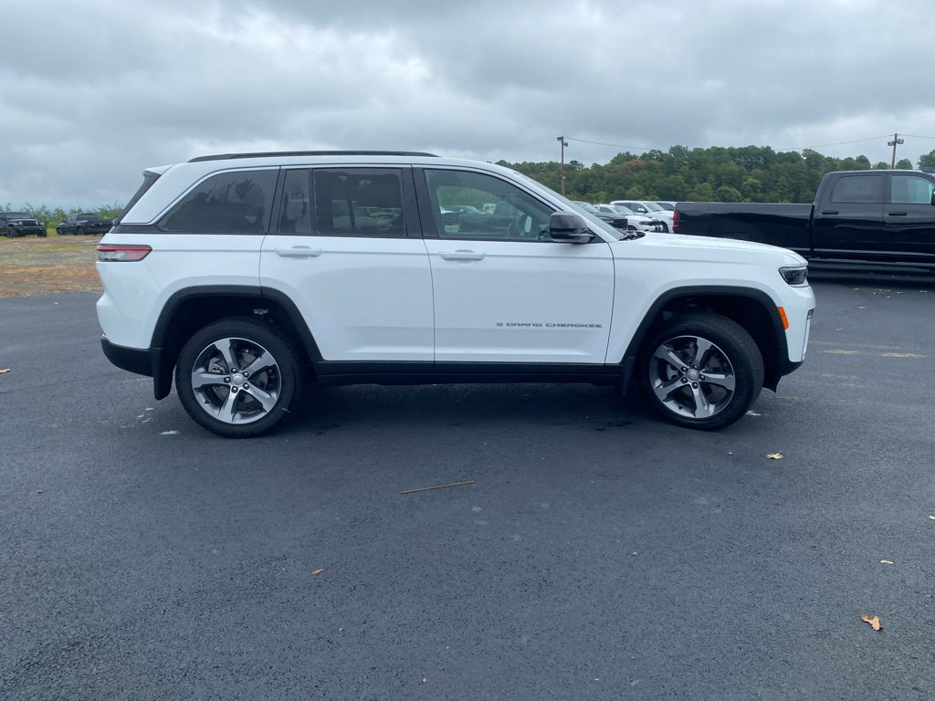 2026 Jeep Grand Cherokee Limited photo 4