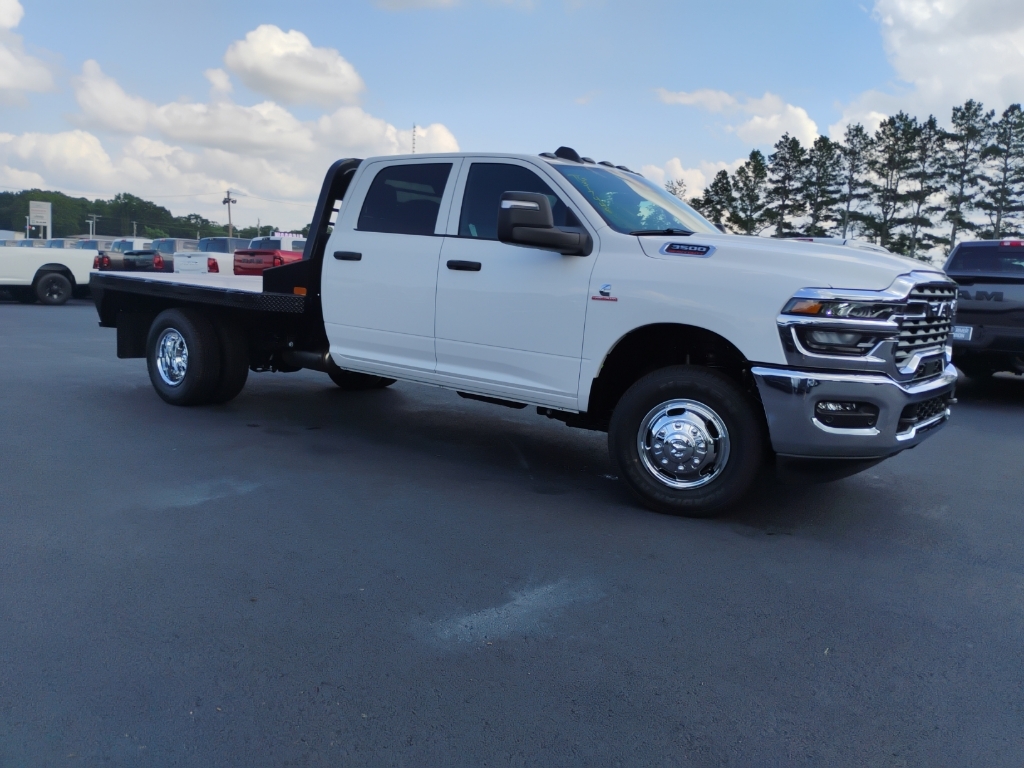 2026 Ram 3500 Chassis Tradesman photo 3