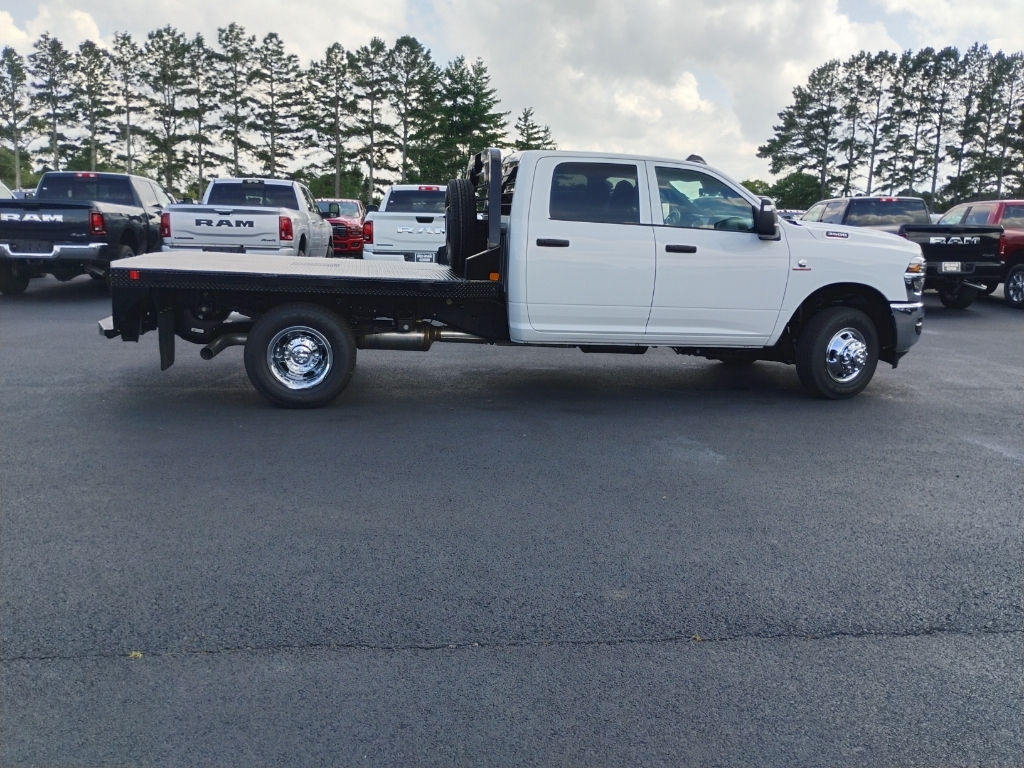 2026 Ram 3500 Chassis Tradesman photo 4