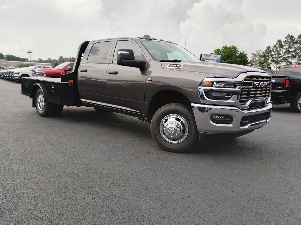2026 Ram 3500 Chassis Tradesman photo 2