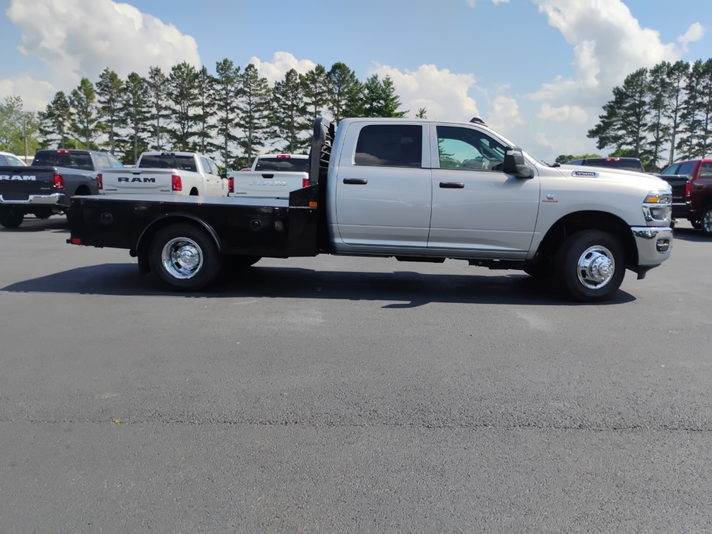 2026 Ram 3500 Chassis Tradesman photo 4