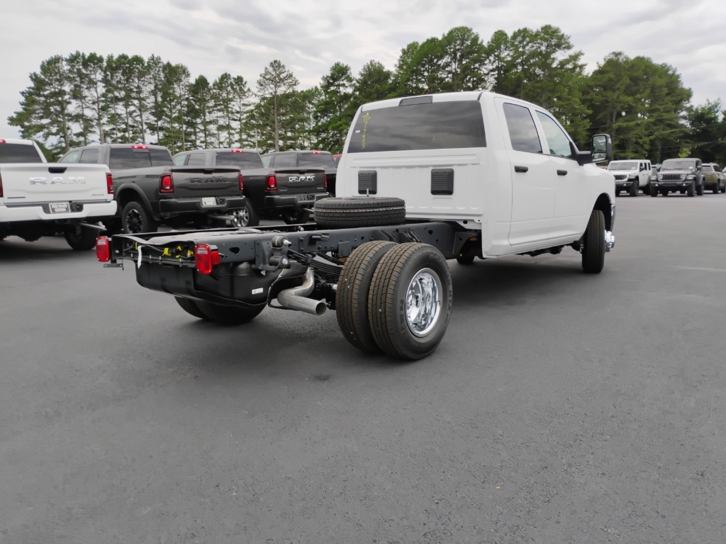 2026 Ram 3500 Chassis Tradesman photo 5