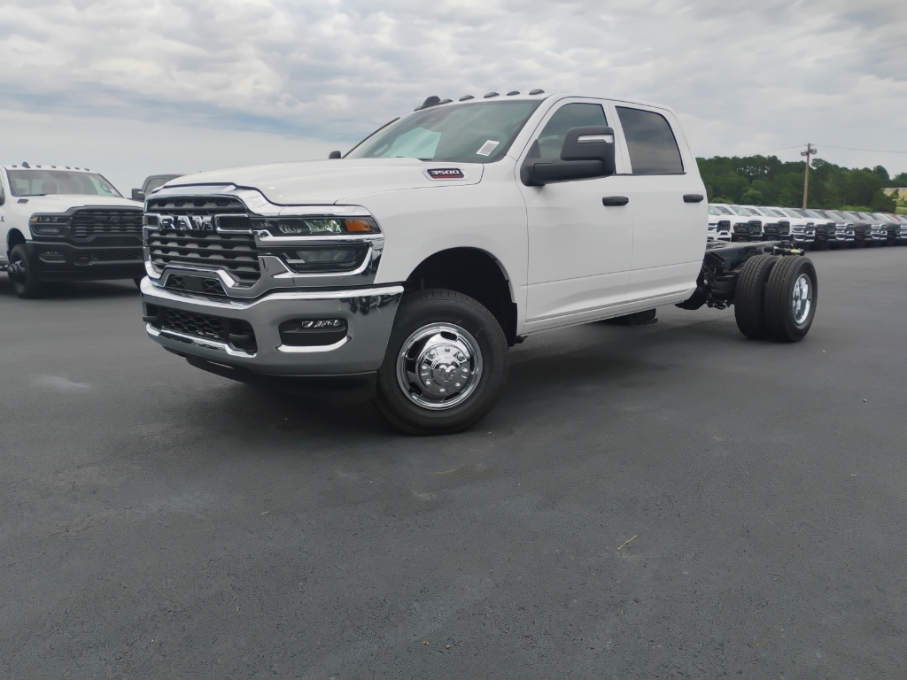 2026 Ram 3500 Chassis Tradesman photo 1