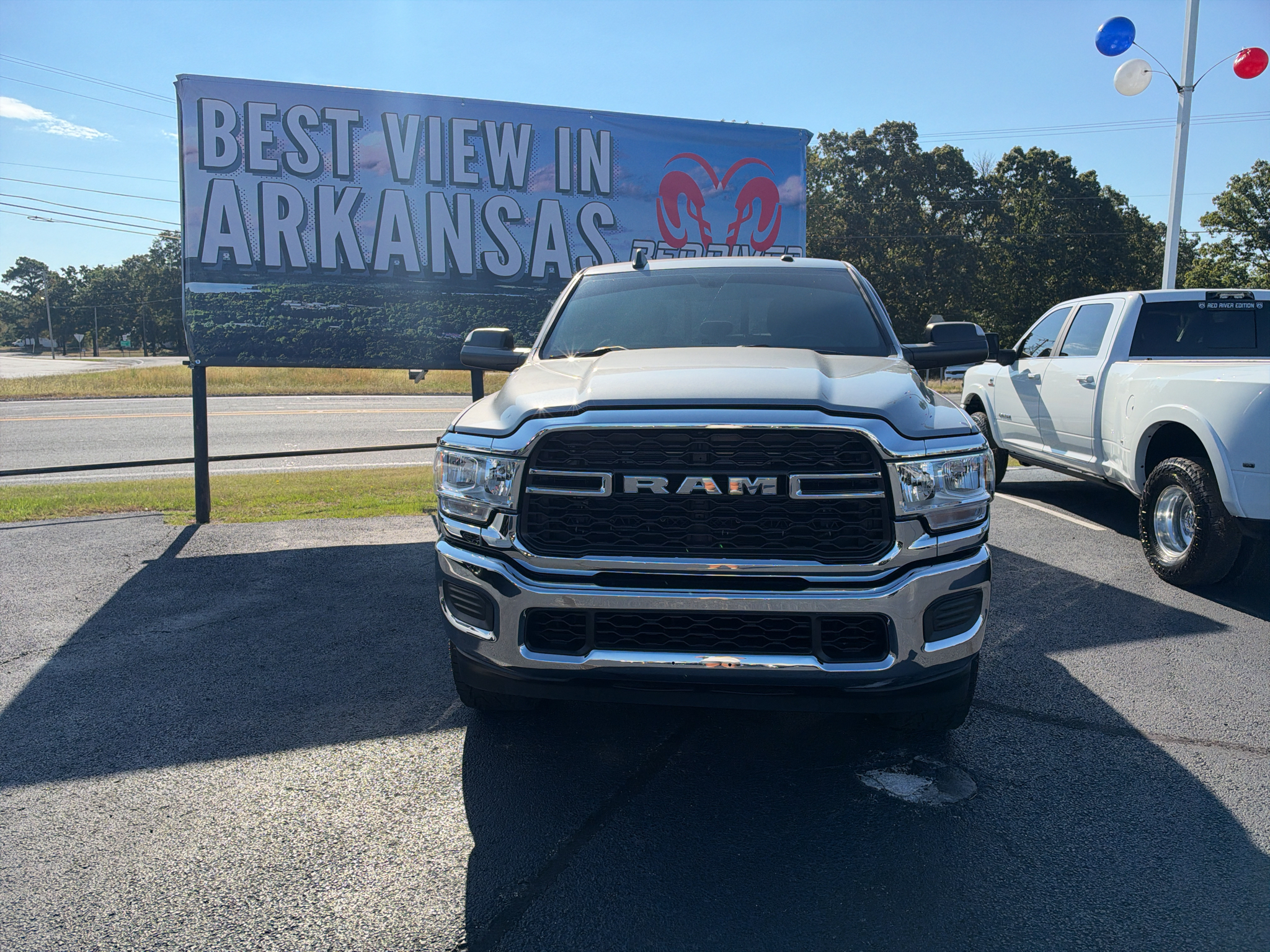 2022 Ram 2500 Tradesman photo 2