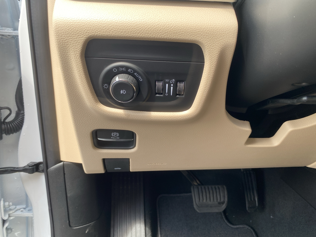 2026 Jeep Grand Cherokee representative vehicle photo