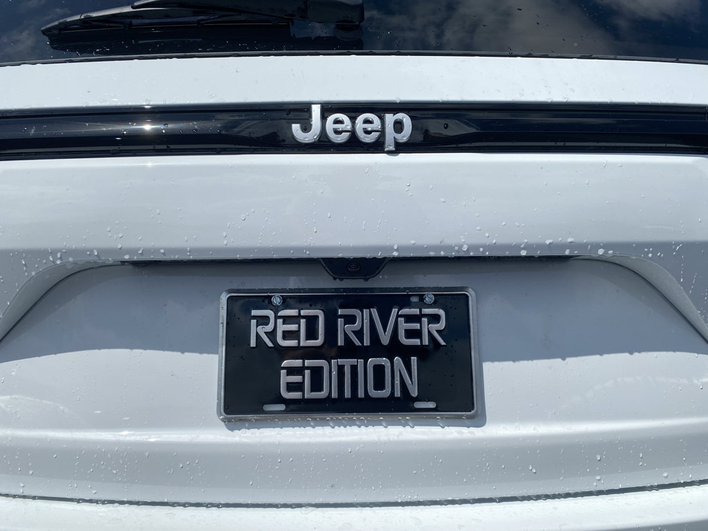2026 Jeep Grand Cherokee representative vehicle photo