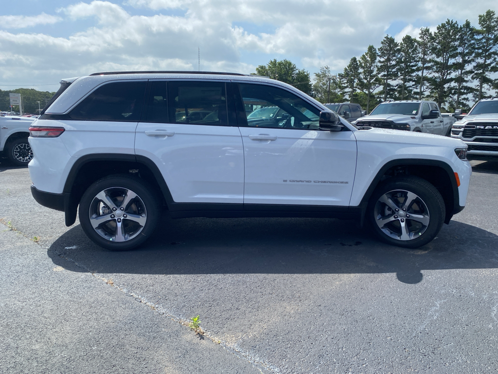 2026 Jeep Grand Cherokee representative vehicle photo