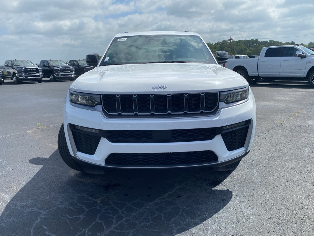 2026 Jeep Grand Cherokee Limited photo 3