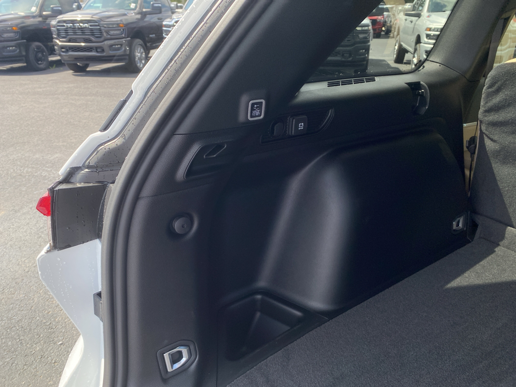 2026 Jeep Grand Cherokee Limited photo 2